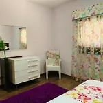 Geraeumiges Haus Mit Exklusivem Schwimmbad Und Solarium- By Interhome Ferienhaus *